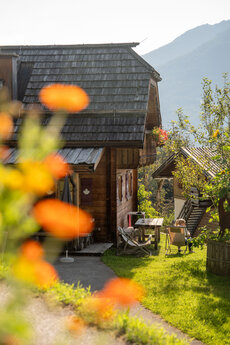 Hütten im Naturdorf ©Daniel Kogler